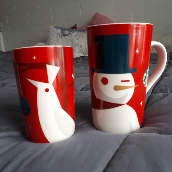 TWO STARBUCKS COLLECTABLE 2012 CHRISTMAS MUGS - Picture 3 of 12